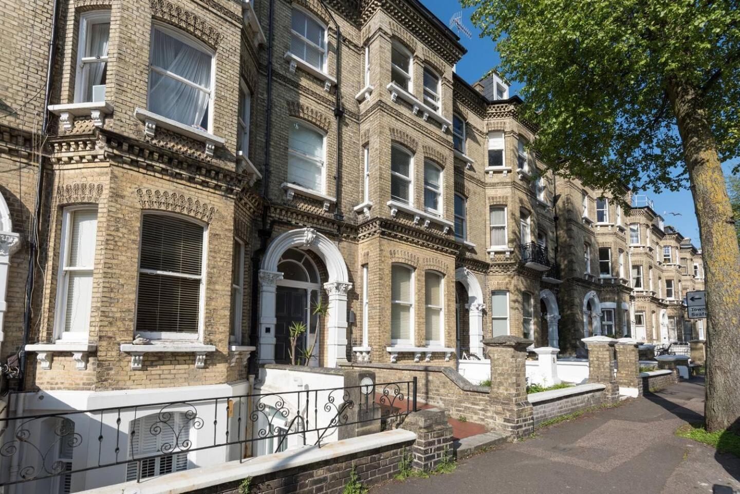 Stunning Victorian 2 Bed Nr & Station Brighton